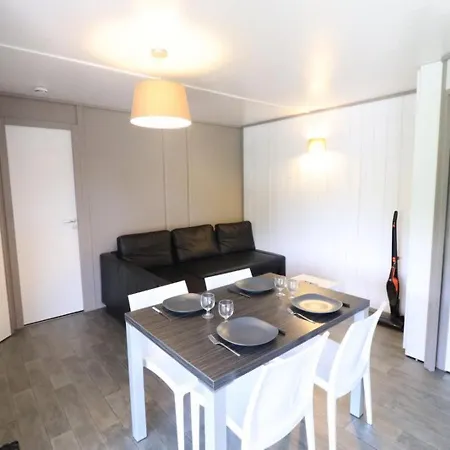 Chalet Confortable Avec Terrasse, 2 Ch., Proche Centre-bourg - Fr-1-742-341 Ferienhaus