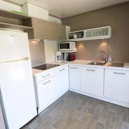 Chalet Confortable Avec Terrasse, 2 Ch., Proche Centre-bourg - Fr-1-742-341 Ferienhaus *
