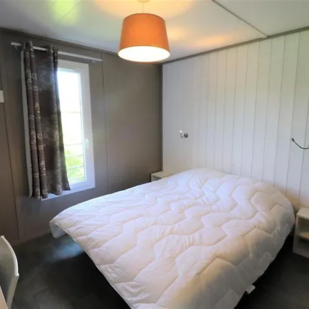 Chalet Confortable Avec Terrasse, 2 Ch., Proche Centre-bourg - Fr-1-742-341 Le Rouget